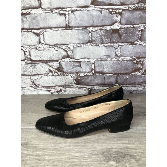 Salvatore Ferragamo Black Leather Designer Block Heels Women’s Sz 7AAA US/37.5EU - Picture 12 of 16